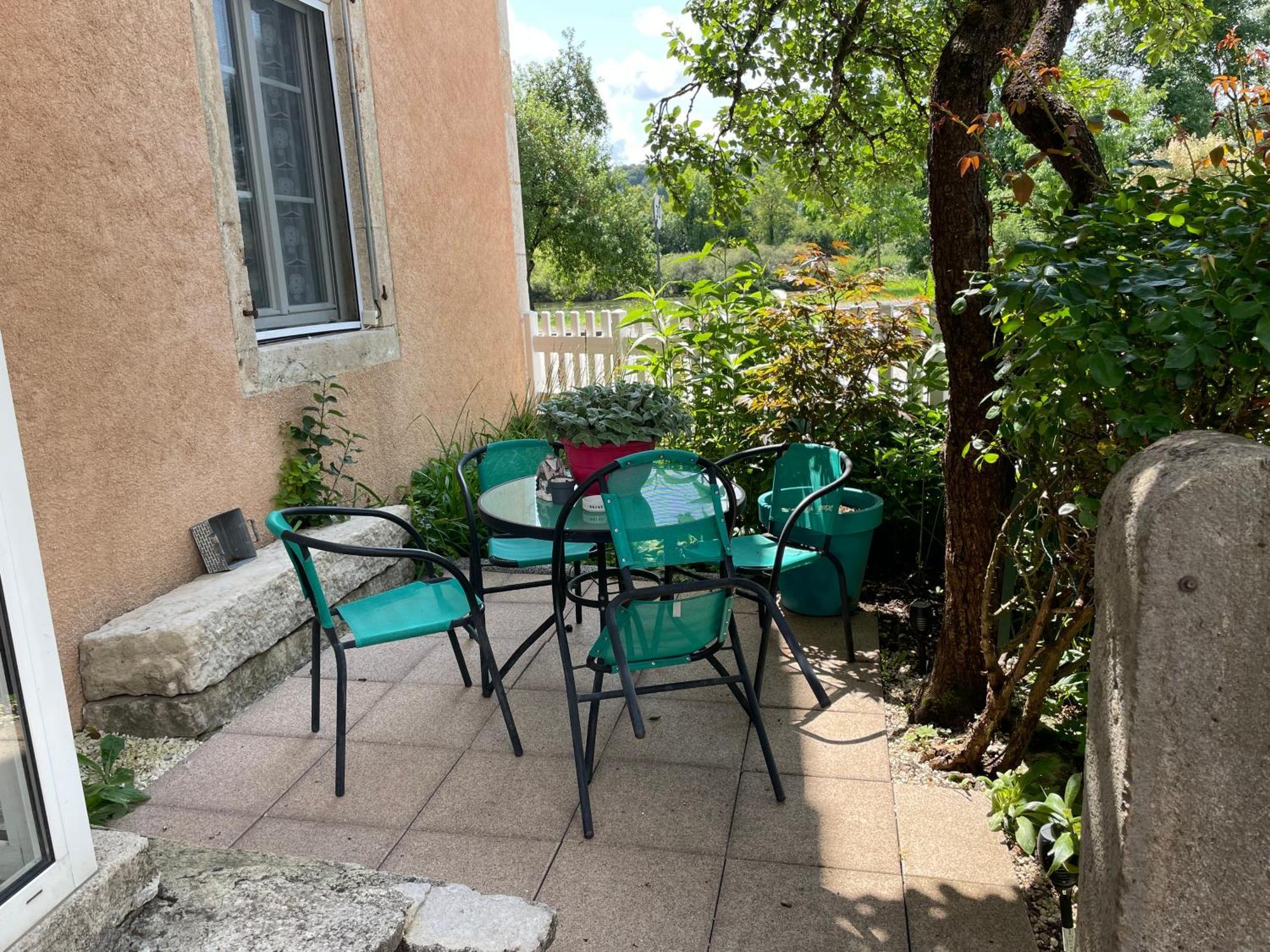 Appartement Ravissant En Bordure Du Doubs Longevelle-sur-Doubs Bagian luar foto